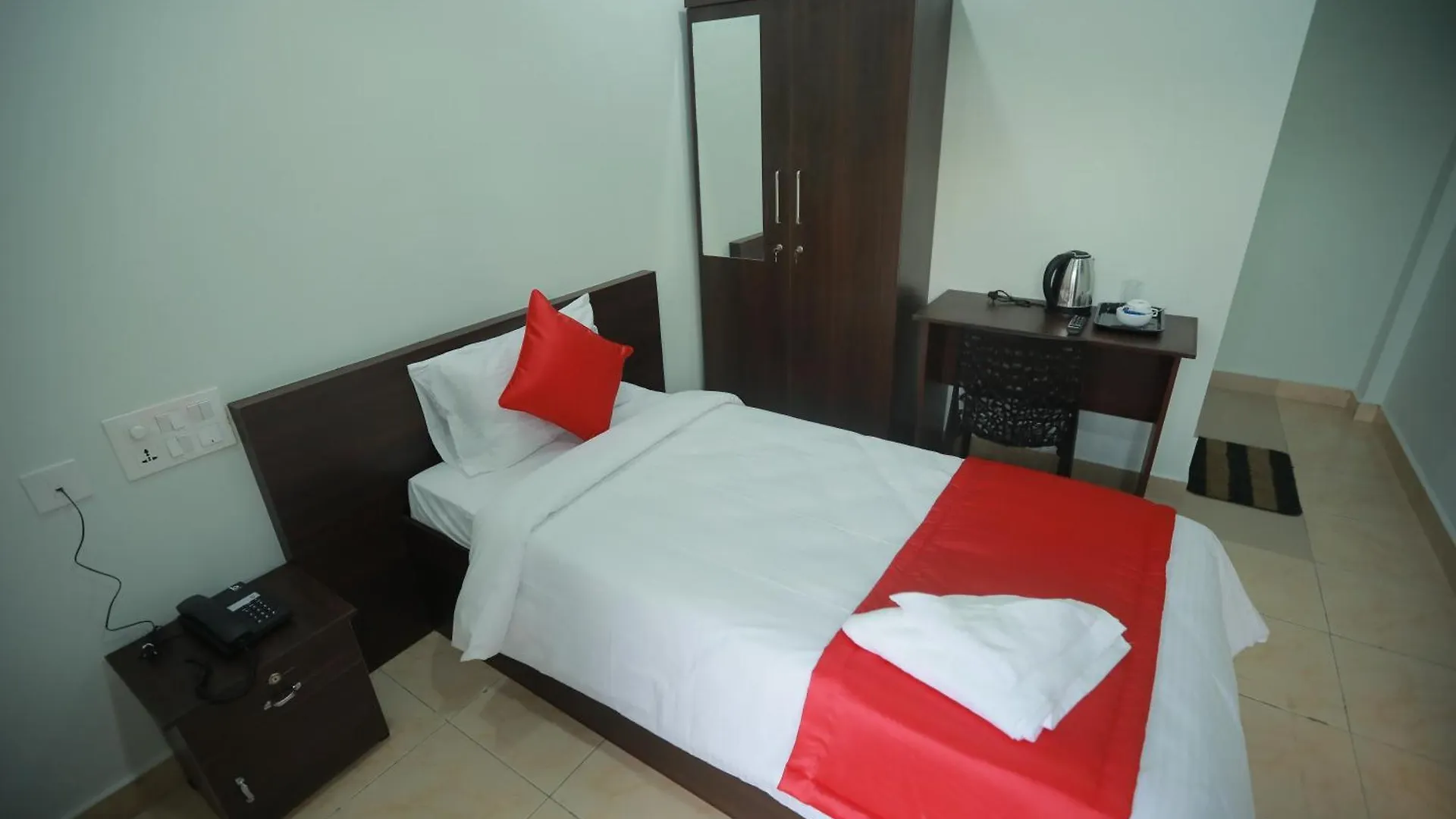 ** Hotel Premier Tourist Home Kunnamkulam India