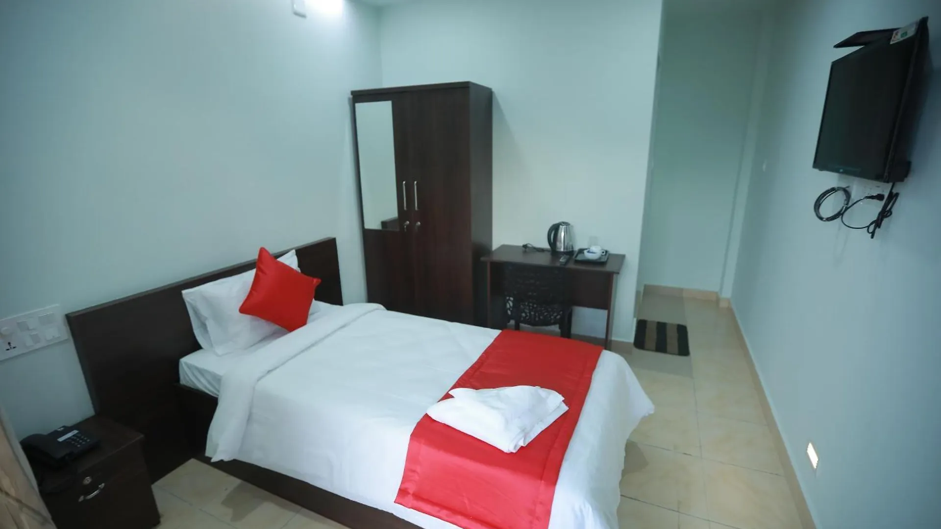Premier Tourist Home Kunnamkulam 2*,  India